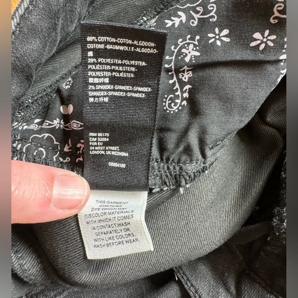 We The Free Black Jeans Curvy Size 32‎
